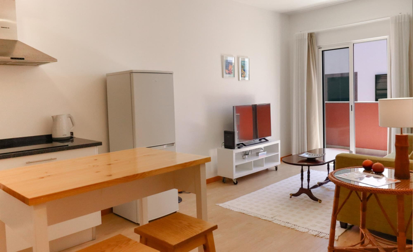 Room 3, Ribeira das Casas Apt 2C by Homie, Funchal