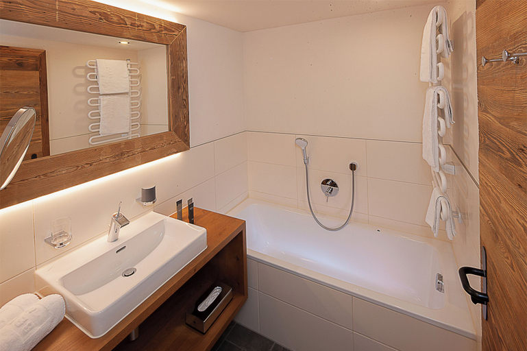 Bathroom 4, Alpine Lifestyle Berghotel Madlener, Bregenz