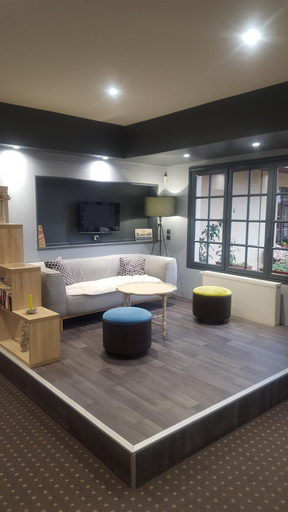Bedroom 2, Les Canisses, Eure