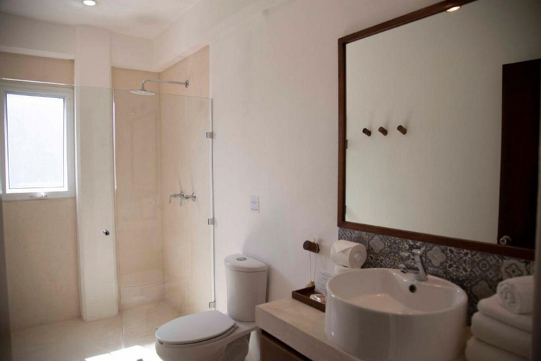 Bathroom 3, Noah Beach Hotel & Suites, Othón P. Blanco