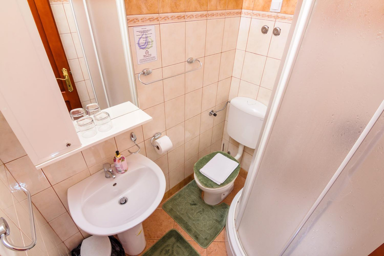 Bathroom 3, Apartments Bogdanovic