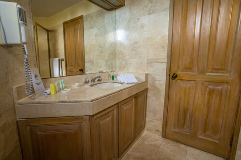 Bathroom 4, Jose Antonio Executive, Lima