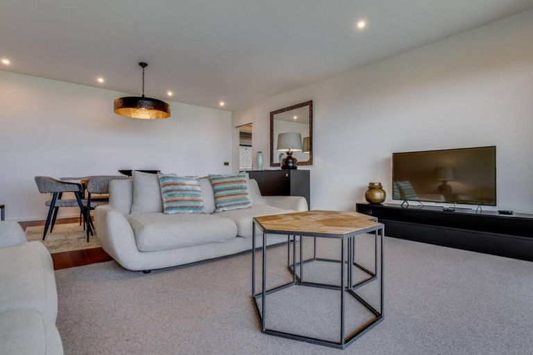Room 5, Mango in Funchal With 2 Bedrooms and 2 Bathrooms, Funchal