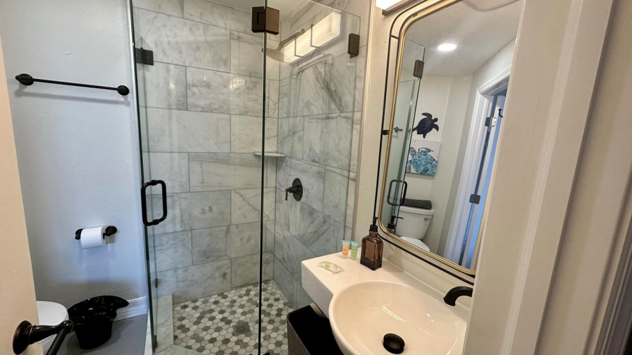 Bathroom 3, The Turtle Nest 5 in Fort Myers Beach, Lee