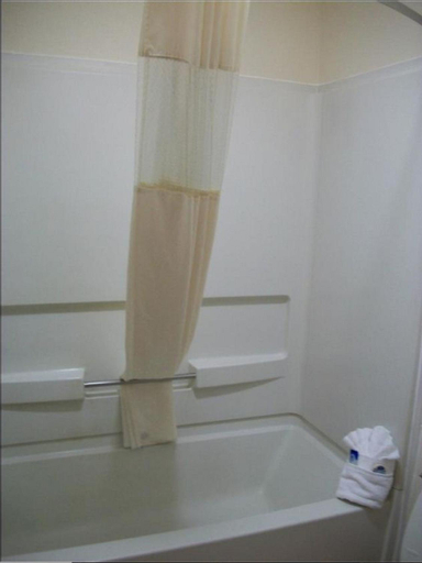 Bedroom 5, Americas Best Value Inn Romulus Detroit Airport, Wayne