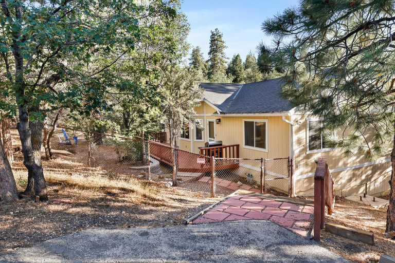 Exterior & Views, Bearvenidos #2051, San Bernardino