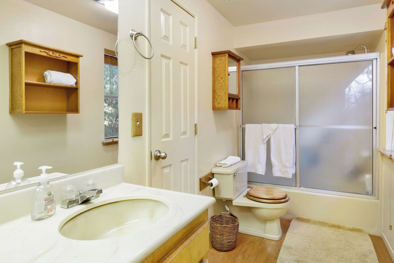 Bathroom 4, Tree TOP Views #2060, San Bernardino