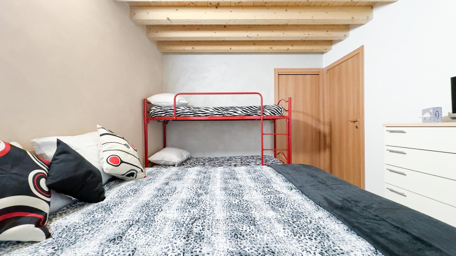 Bedroom 3, Romantic Flower by Ca-sa Check, Venezia