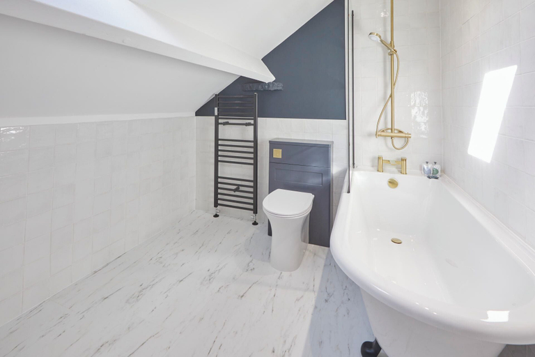 Bathroom 3, Host Stay Castle View, North Yorkshire