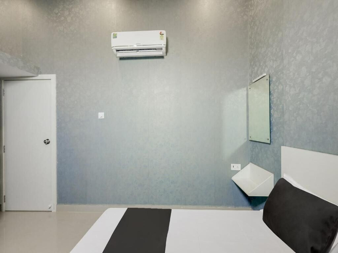 Bedroom 2, Hotel Le Hayat Residency, Kancheepuram