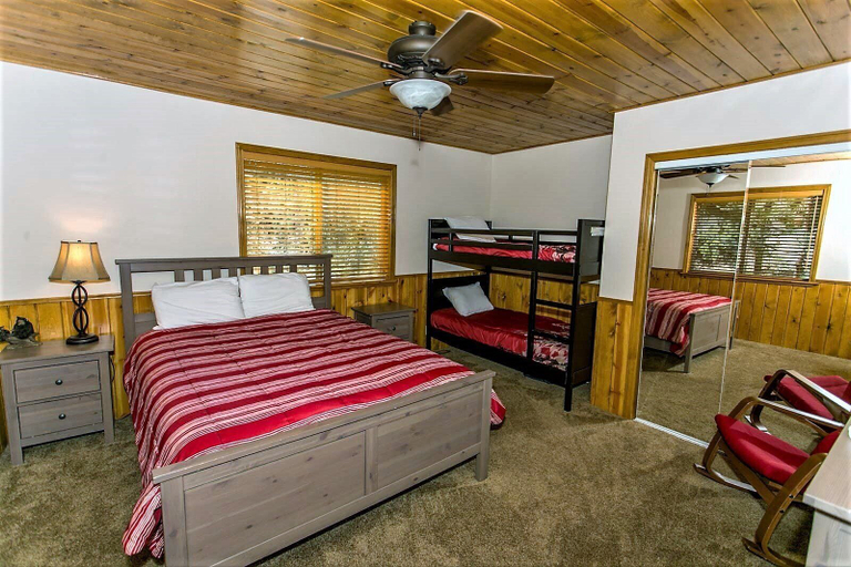 Bedroom 3, Grandpas AXE # 1775, San Bernardino