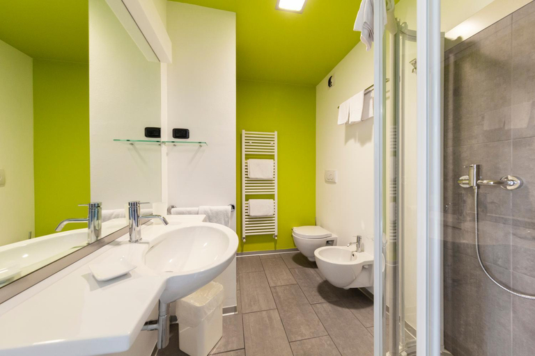 Bathroom 5, Apartments Garda Lake, Trento