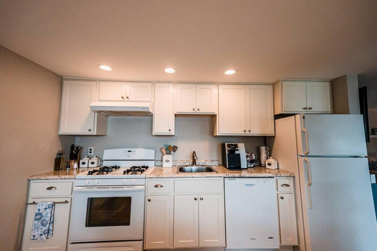 Room 4, Cozy Keyes Cottage-family-friendly Amazing Views, Kennebec