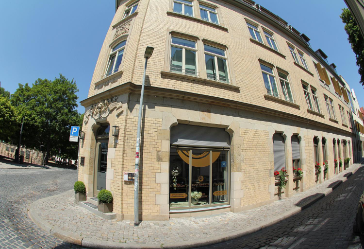 Schottennester Schlafen an der Kramerbrucke, Erfurt