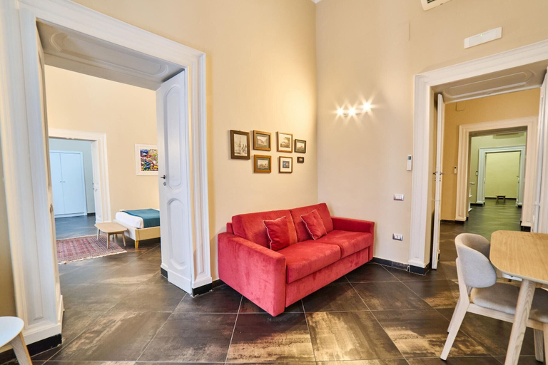 Room 5, Via Niccol Tommaseo 14, Napoli