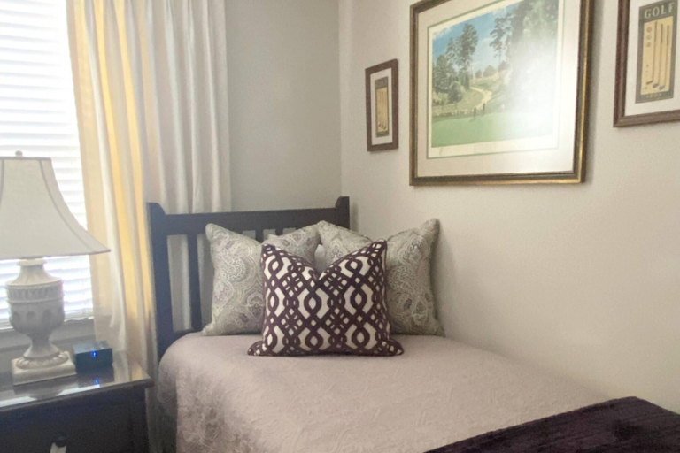Room 3, Elegant Crofton Ranch, Richmond