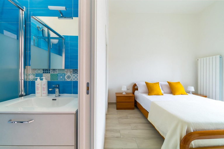 Room 4, Chiara Modern Apartment by Wonderful Italy, Napoli