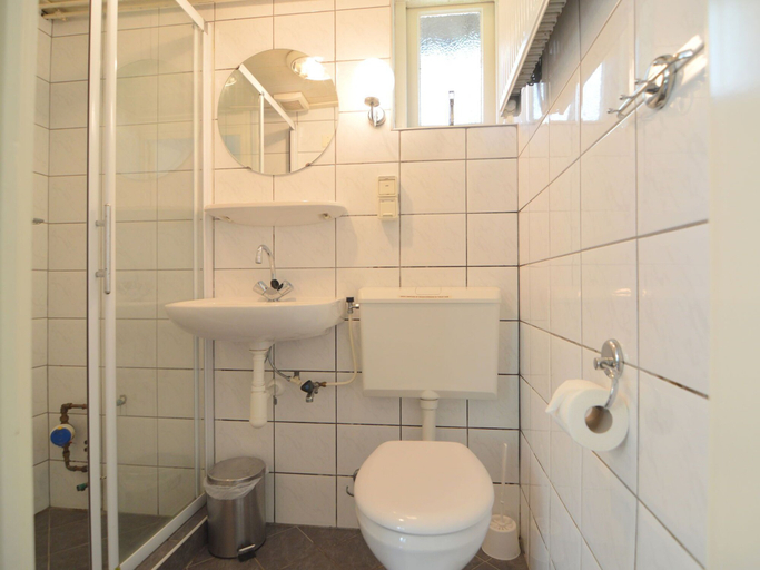 Bathroom 3, Holiday Home in Stramproy with Garden, Weert