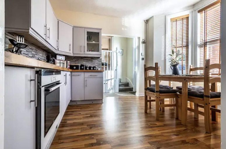 Private kitchen 5, The Boat House Sleeps 4 Pet Friendly, Devon