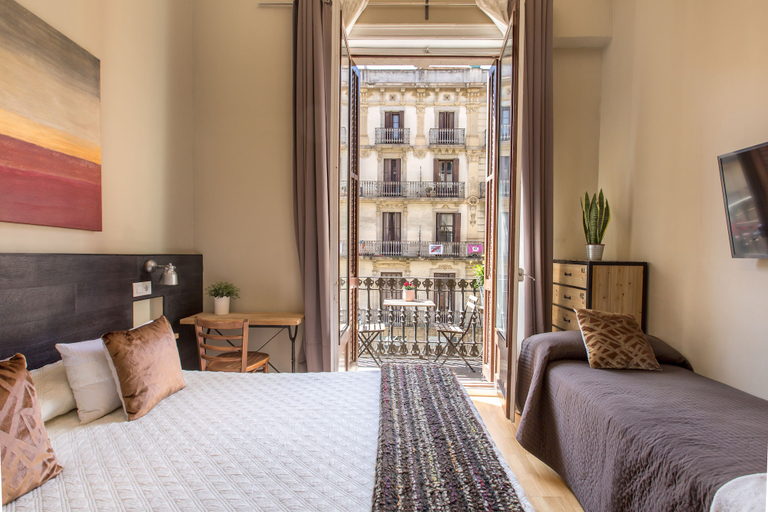 Bedroom 3, El Born Guest House by Casa Consell, Barcelona