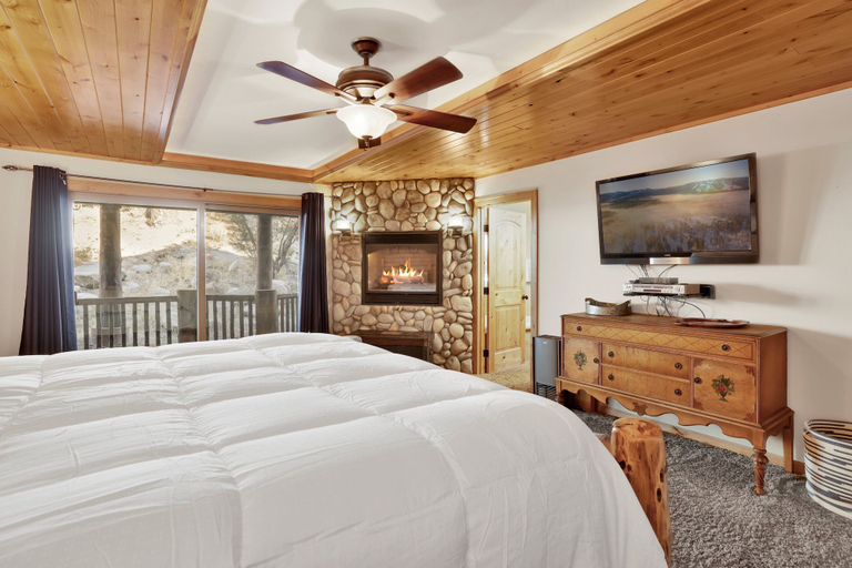 Bedroom 1, Gold Rush Lodge #2352, San Bernardino