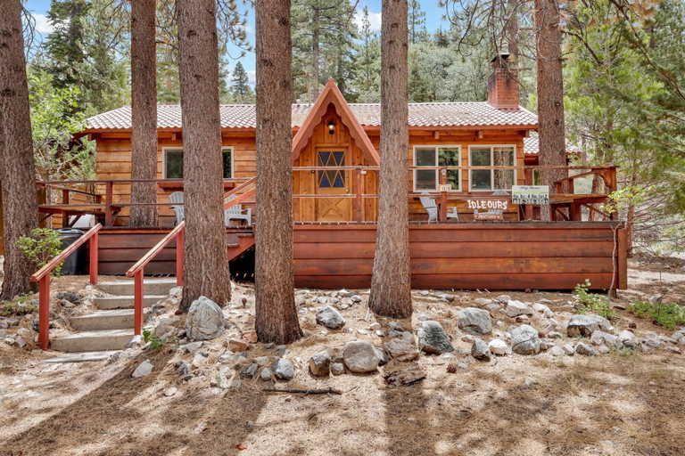 Exterior & Views 2, Cabin Idle Ours #933, San Bernardino