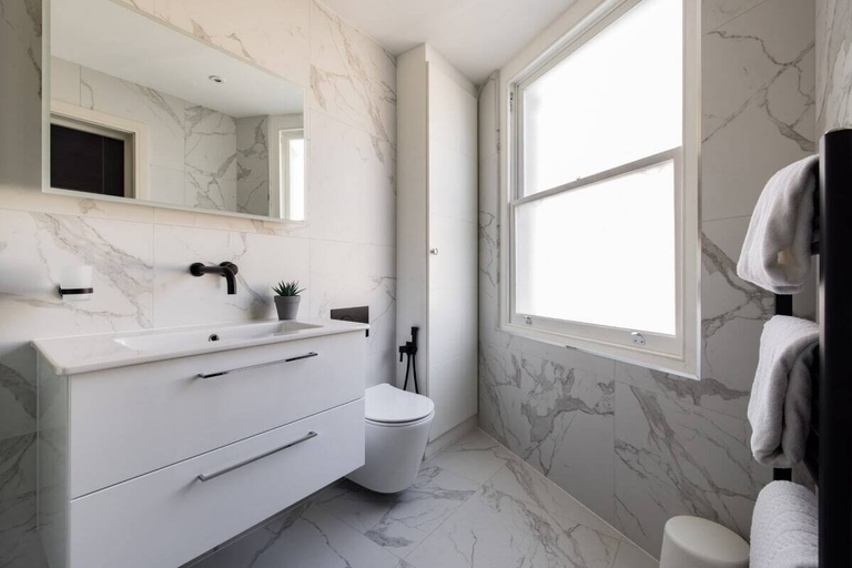 Bathroom 4, The Battersea Secret - Modish and Bright 1bdr Flat, London