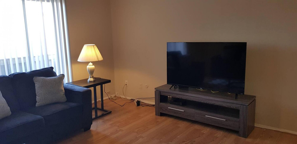 Room 4, Amazing Clean Large Parking Long Term Avail, Montgomery