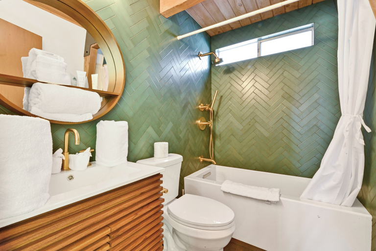 Bathroom, Quail's Call #2415, San Bernardino