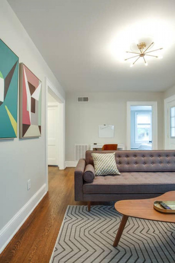 Room 2, Pet Friendly 3BR Arlington Close to Metro Fast Wifi, Arlington