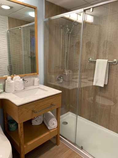 Bathroom 4, Split Rock Resort, Carbon