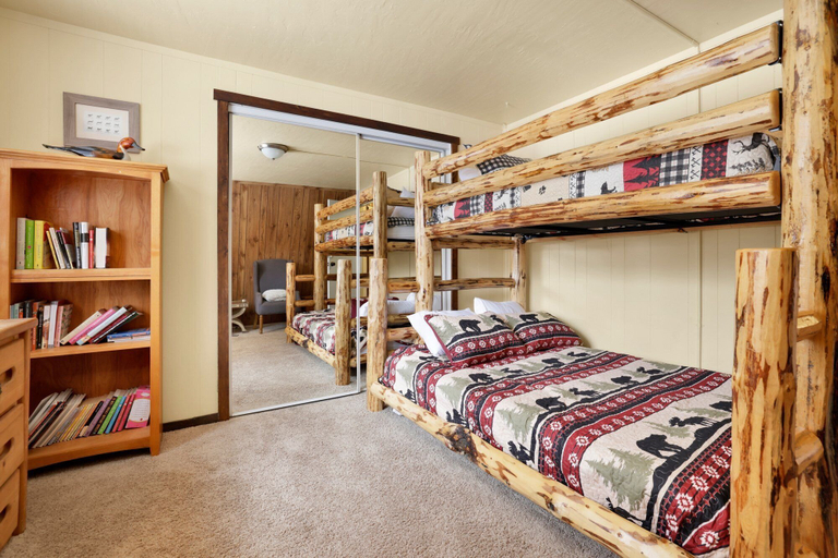 Bedroom 3, Crazy Bear Cabin#2287, San Bernardino