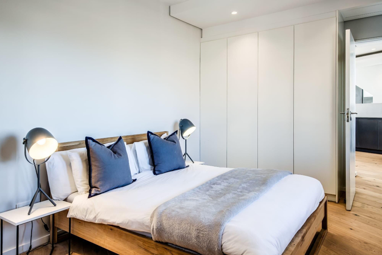Bedroom 3, Modern Apartment w Rooftop Deck Jacuzzi Penthouse on S, City of Cape Town