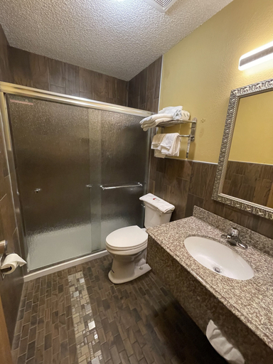 Bathroom 4, Super 8 By Wyndham Van Buren/Ft. Smith Area, Crawford