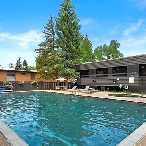 Room 3, Cooper s Corner by Rove 2BR w Sauna Hot Tub, Pitkin