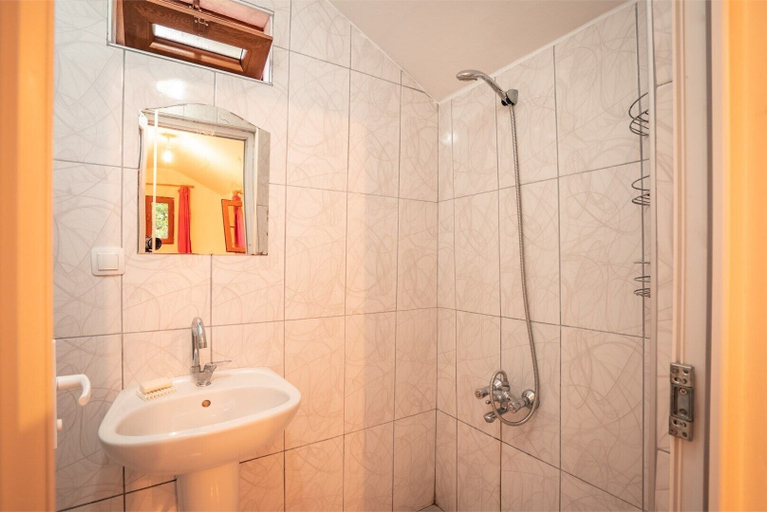 Bathroom 3, 7 Garden Bungalow & Camping, Kumluca