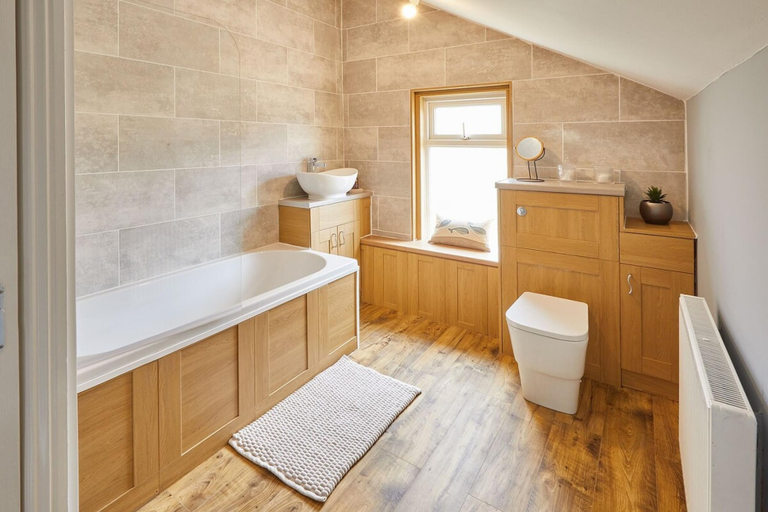Bathroom, Host Stay Emerald Hideaway, Redcar and Cleveland