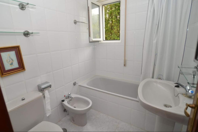 Bathroom, Apartment in Isla, Cantabria 103500 by MO Rentals, Cantabria