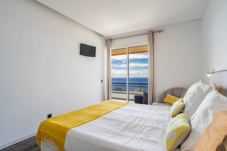 Room 2, Monumental Apartment 610 Balcony Sea View, Funchal
