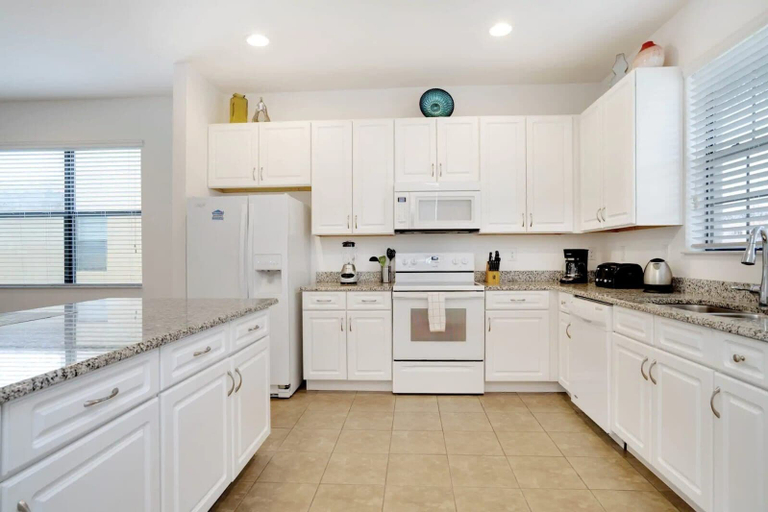 Room 5, Grand Superior 4BD Pool Home at Disney Universal, Polk
