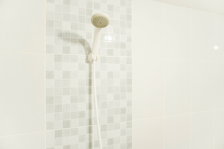 Bathroom 5, Restful and Comfy 2BR Tokyo Riverside PIK 2 Apartment By Travelio, Tangerang