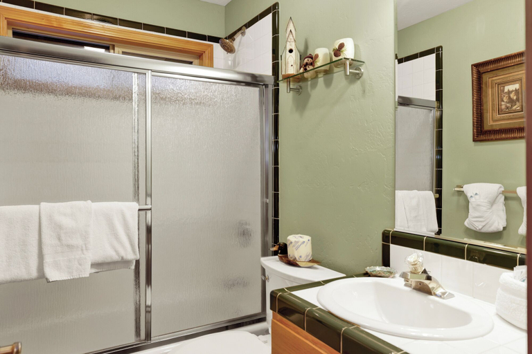 Bathroom 4, Sleepy Bear Lodge # 2385, San Bernardino