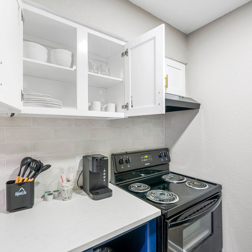 Private kitchen, Chic Condo Retreat in Central Buckhead Atlanta, Atlanta