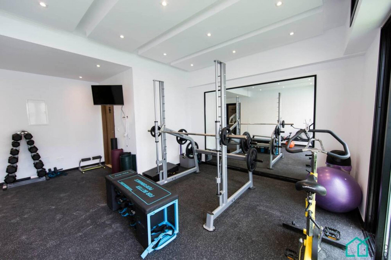 Others 2, Sunset 203 Luxury apt With Gym in Lac1