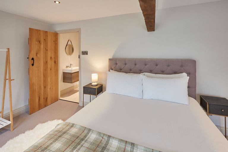 Others 3, Host Stay The Cobbles, North Yorkshire