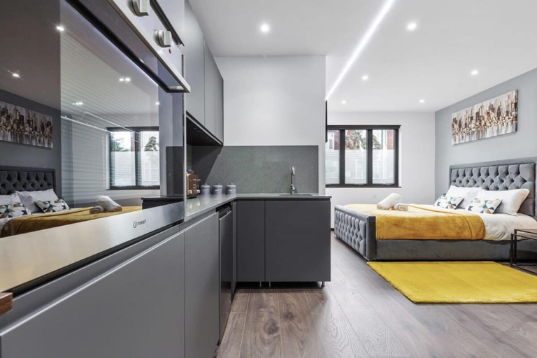 Others 5, Luxury Studio Flat Golders Green Central London, London
