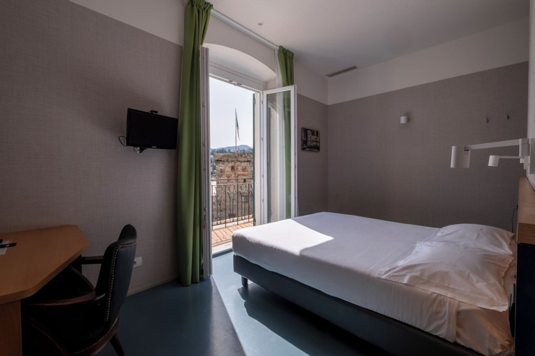 Bedroom 16