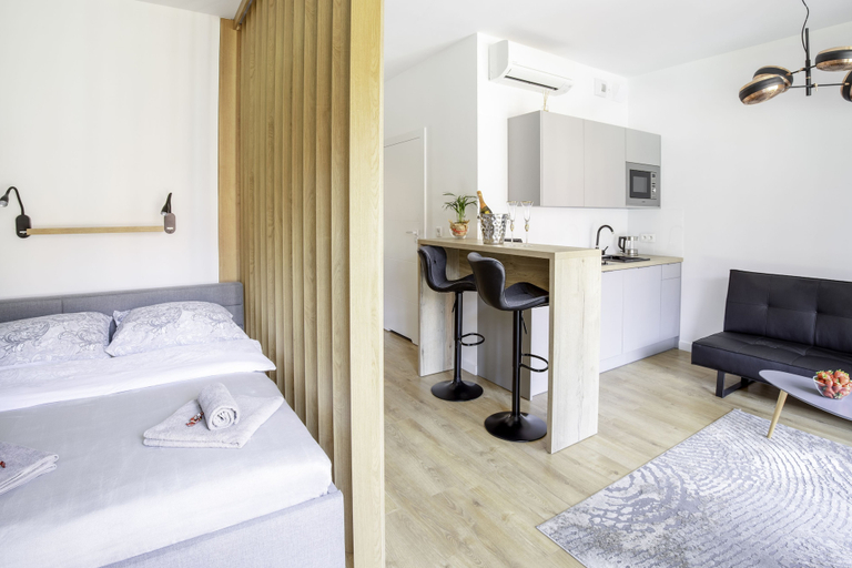 Bedroom 3, Glass House Hot Tub Apartments, Kraków City