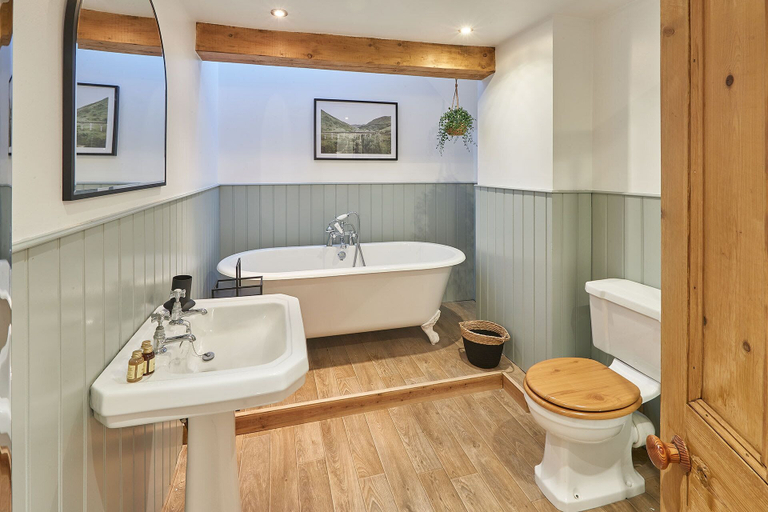 Bathroom 4, Host Stay Sleepers No 8, North Yorkshire