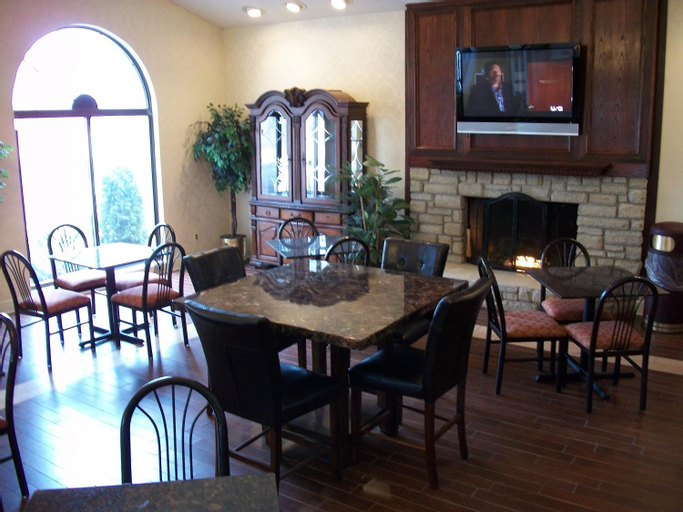 Dining Room 24